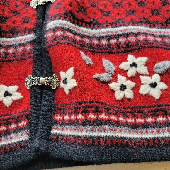 Woolrich Women's Cardigan Sweater 100% Wool Metal Clasp Sz XL Ruby Red VTG Japan - Picture 5 of 9